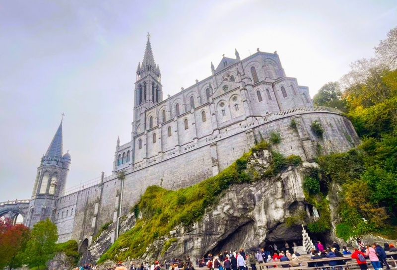 LOURDES